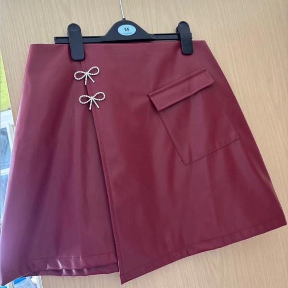 Chic Burgundy Skirt with Bow Accents